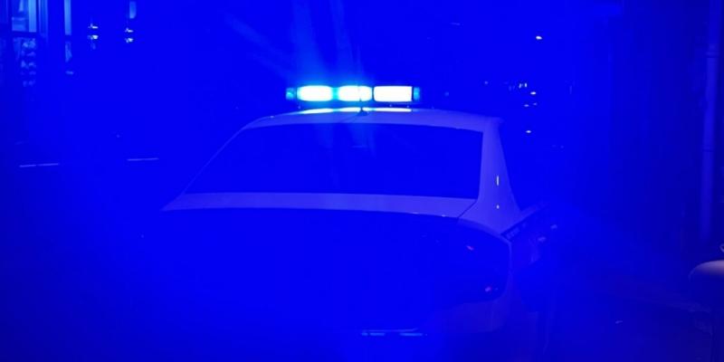 Egy szabadkai fiatal, akit az állampolgári szabályok figyelmen kívül hagyása miatt állítottak meg, drogfogyasztás hatása alatt ülve vezette autóját. Az illetékes hatóságok azonnal intézkedtek, és elkobozták a járművet.