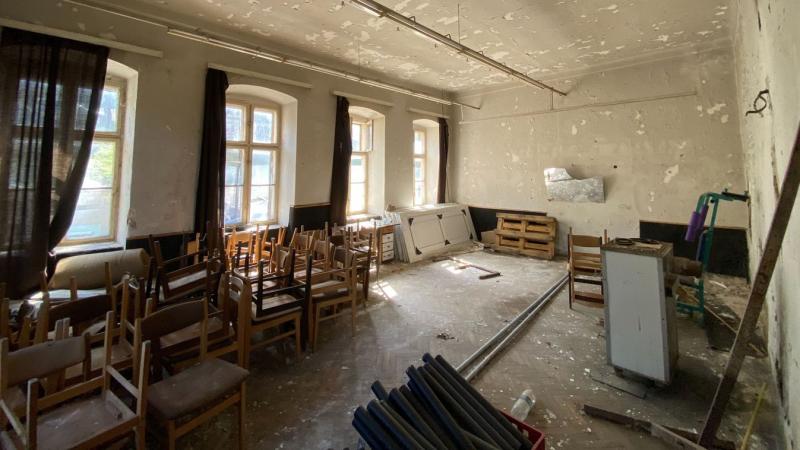 Fedezd fel a Bakonyi vár lábánál rejlő titkokat, ahol az utolsó látogató óta eltelt egy évtized. Nyissuk meg együtt ezt a különleges helyet, amely eddig rejtve maradt a világ elől! (nézd meg a képgalériát és a videókat)