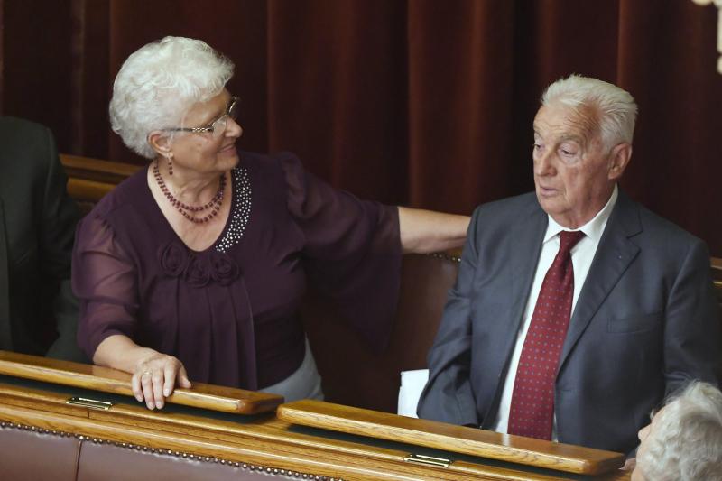 Gyűlöletország: Orbán Viktor halálát kívánták a Tisza-parti kommentelők a miniszterelnök édesanyjával folytatott interjú során.