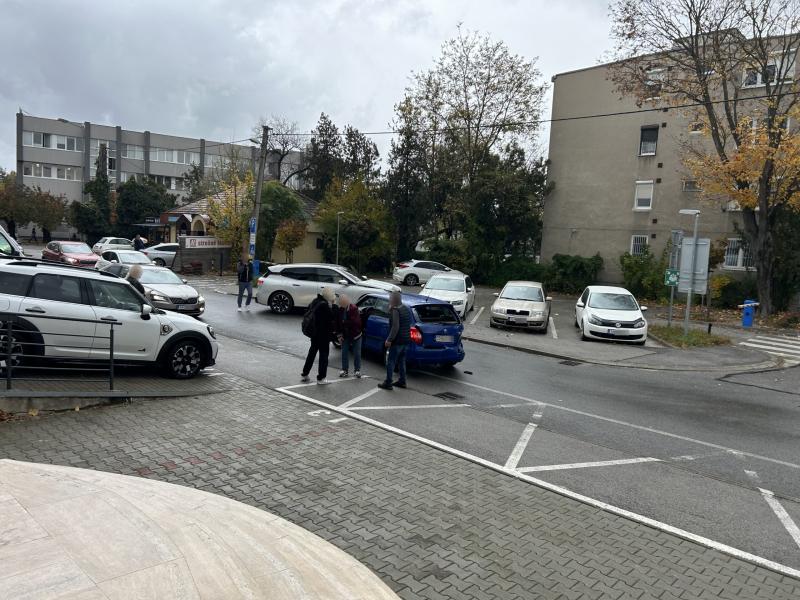 BALESET: Két személygépkocsi összeütközött Dunaszerdahelyen.