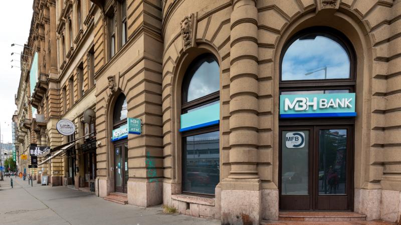 A magyar nagybank nem felelt meg az MNB kérésének, amiért 27,5 millió forintos bírságot szabtak ki rá.