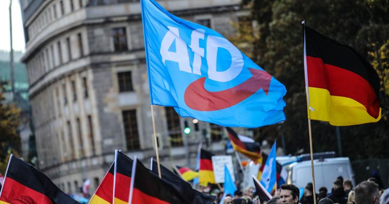 A német külügyminisztérium határozottan kiáll az AfD párt szélsőségesként való kategorizálása mellett, miután a Fehér Házból érkezett kritikák keltettek feszültséget.