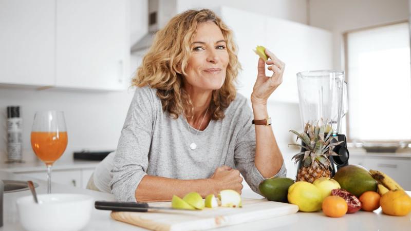 **7 Egyedi Tipp, Ami 40 Felett Is Segít A Fogyásban**

Ahogy az évek múlnak, a fogyás kihívása sokak számára fokozódik. Az életkor előrehaladtával a testünk metabolizmusa változik, és a fogyási szokások is új megközelítést igényelnek. Íme hét egyszerű, de