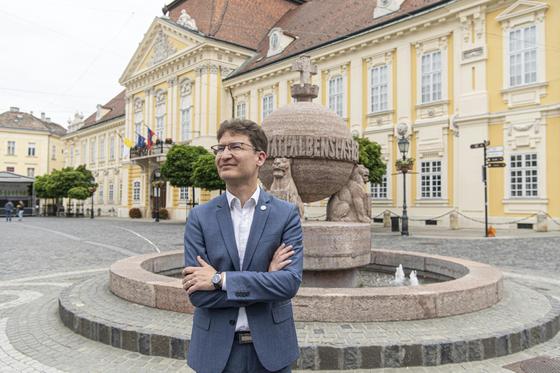 Cser-Palkovics András véleménye szerint nem csupán Magyar Péter a kihívójuk, hanem egy szélesebb társadalmi közhangulat is, amely kihívások elé állítja őket.