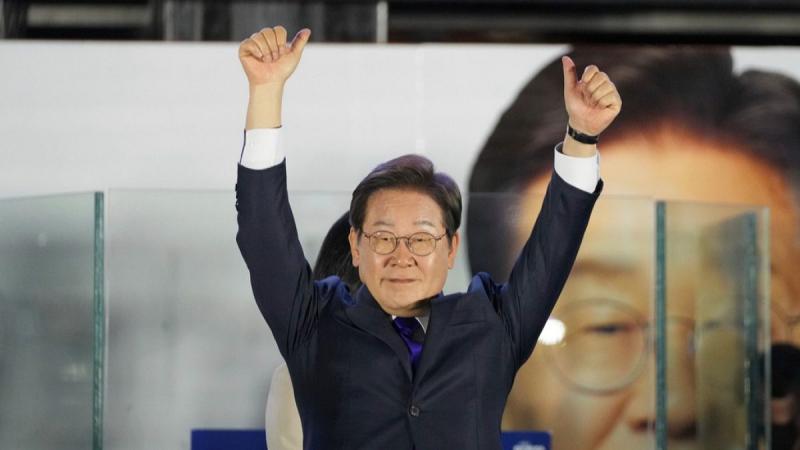 A liberális Li Dzsemjong diadalmaskodott a dél-koreai elnökválasztáson, és programjának középpontjába a nemzet újraegyesítésének ügyét állította.