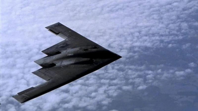 Irán bombázása: Hogyan terelte félre az amerikai légierő a világ figyelmét

Az amerikai légierő műveletei Irán ellen nemcsak katonai, hanem politikai szempontból is jelentőséggel bírnak. A bombázások során alkalmazott taktikák és kommunikációs stratégiák 