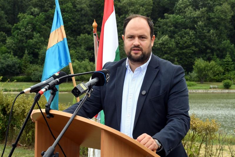 Nacsa Lőrinc bejelentette, hogy az idei évben ünneplő testvértelepülési program, amely már egy évtizede működik, új pályázati lehetőséggel bővül.