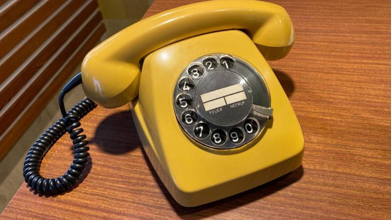 Kedves Szülők! Ideje, hogy újra felfedezzük a vezetékes telefon varázsát!