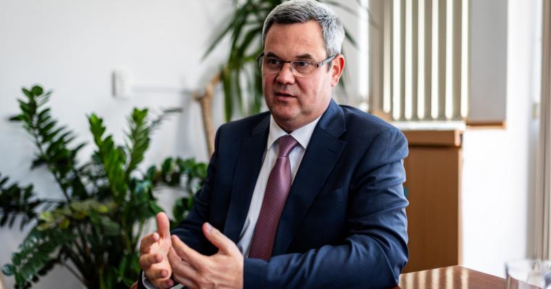 Takács Péter: Siófokon több mint egymilliárd forintos beruházással újítják fel az orvosok és nővérek szálláshelyét.