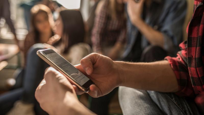 Ilyen még sosem fordult elő! Az állam már az SMS-eink tartalmába is betekintést nyerhet, és ez a jövőben törvényes keretek között fog zajlani - értesülhetünk a Pénzcentrum híreiből.