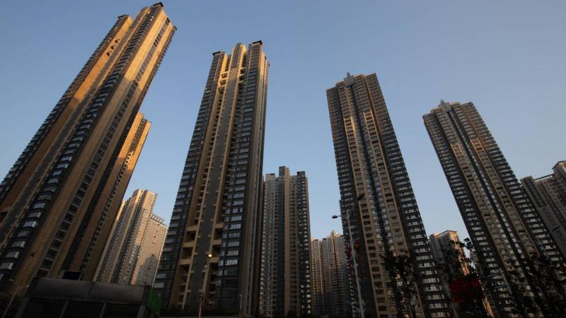 Kínában a felhőkarcolók magassága annyira lenyűgöző, hogy egy új szakma bontogatta szárnyait: a futárok, akik az ínycsiklandó ételeket a magasan lévő emeletekre juttatják el.