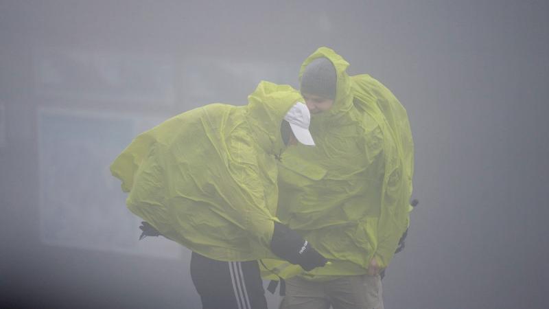 Érkezik a melegfront, és vele együtt jelentős csapadék várható. Megtudtuk, milyen időjárási viszonyokkal számolhatunk a hosszú hétvégén – íme a részletes előrejelzés!