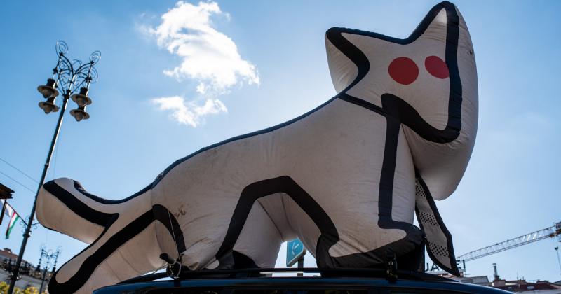 Izgalmas meglepetésekkel készül a Kutyapárt október 23-ára! Egy különleges program várja az érdeklődőket, amely garantáltan felkelt mindenki figyelmét. Ne hagyd ki ezt az egyedülálló eseményt!