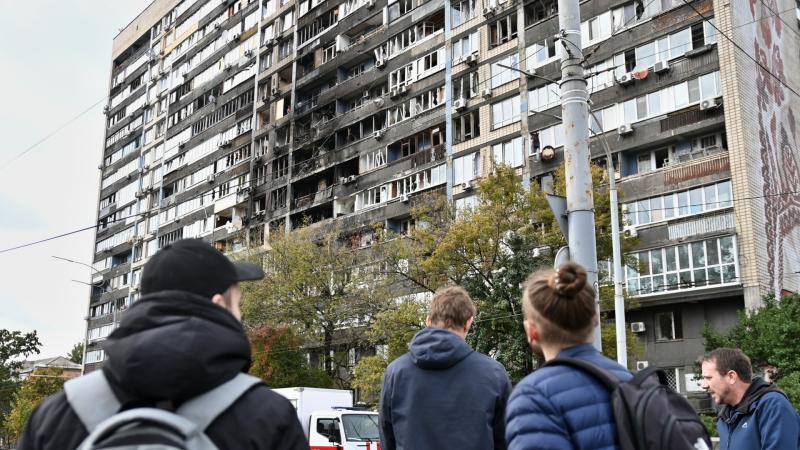 Miközben Trump a béke megteremtésén fáradozik, az orosz hadsereg brutálisan romba döntötte Ukrajna városait.