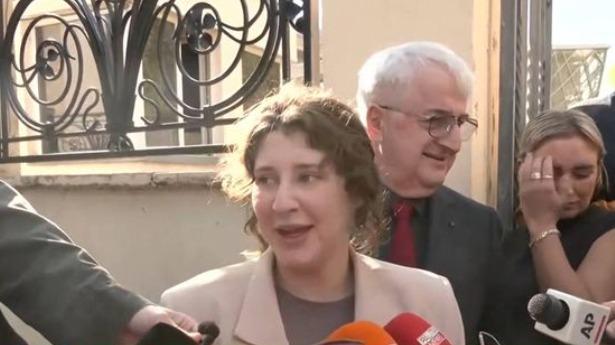 Georgiában egy várandós brit nő szabadult ki a börtönből, ahol drogcsempészet miatt töltötte büntetését.